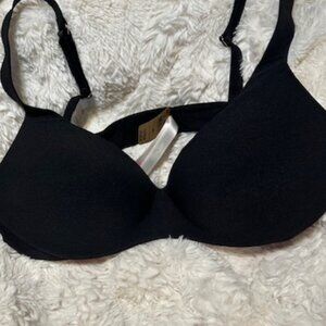PINK Victoria's Secret Bra NWT